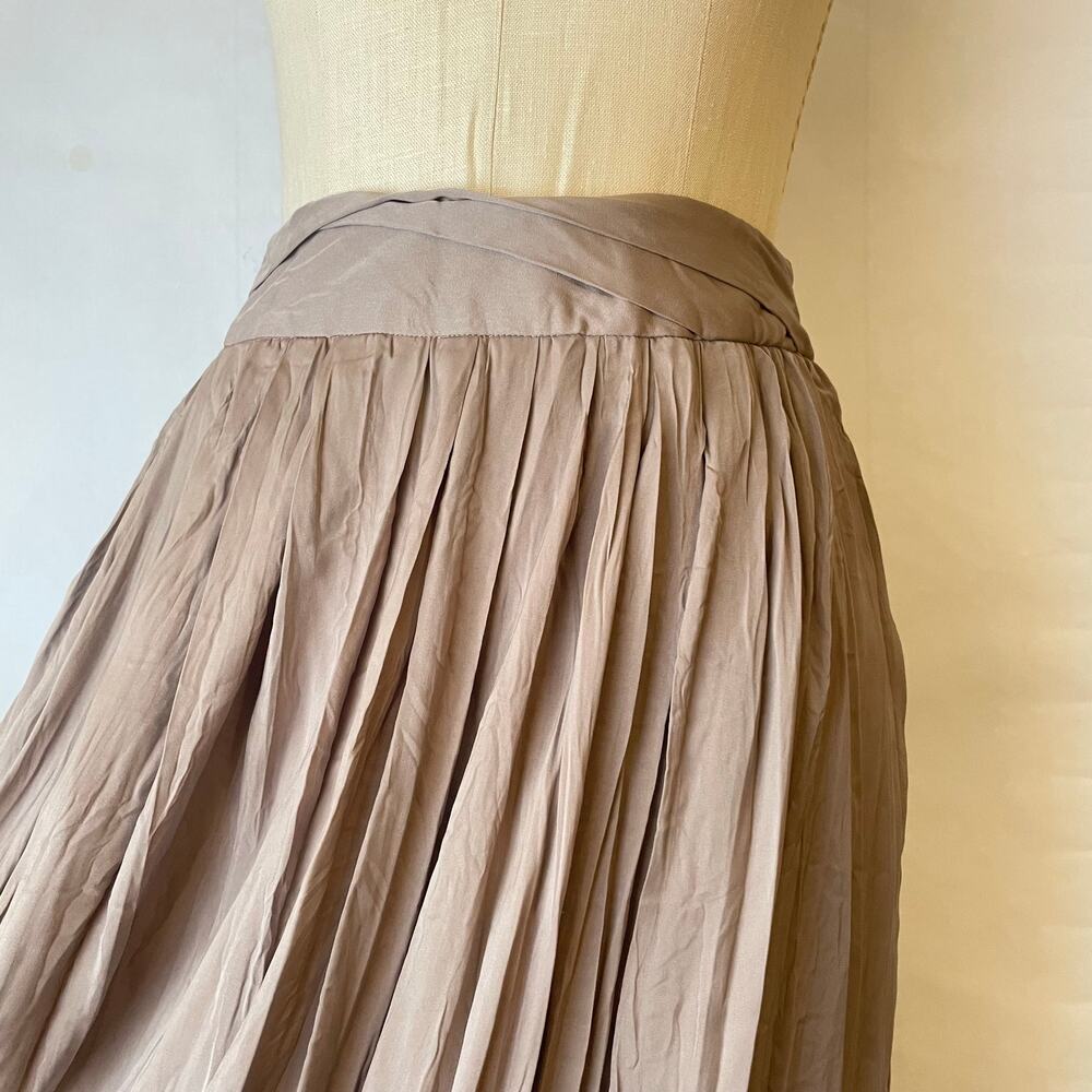 Flowy Neutral Tan / Taupe Maxi Skirt Size Medium - Picture 2 of 7